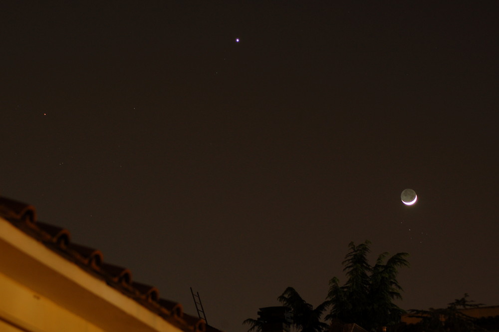 Luna in congiunzione con le Pleiadi