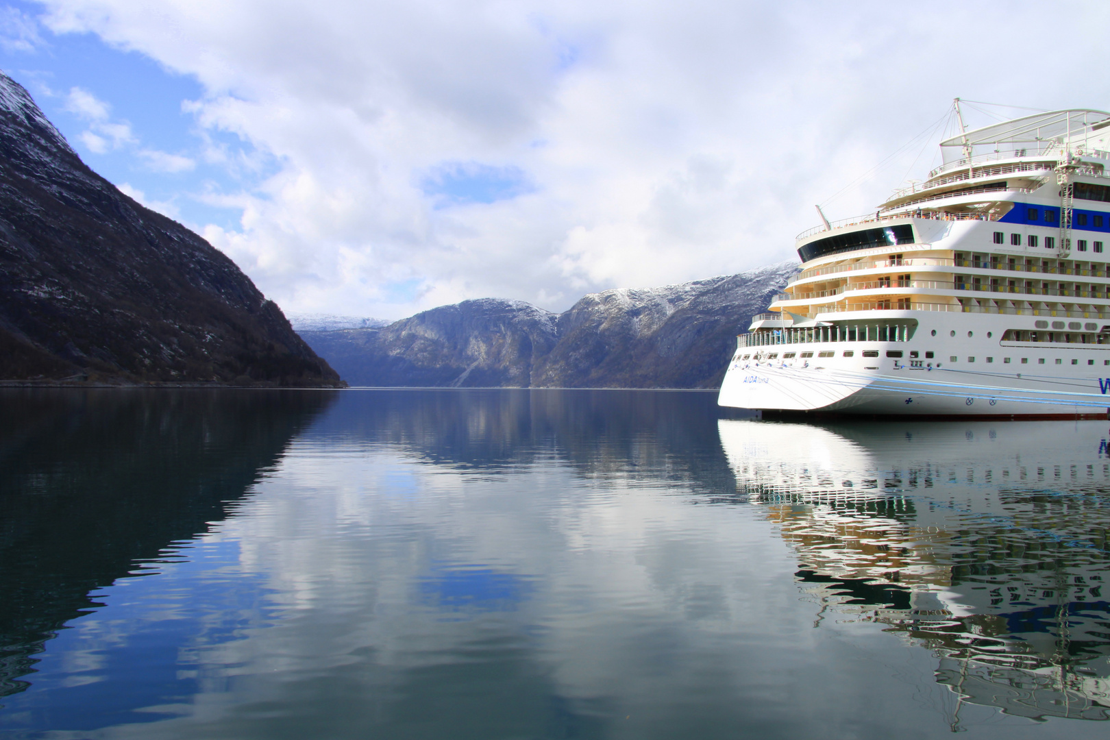 Luna in Eidfjord