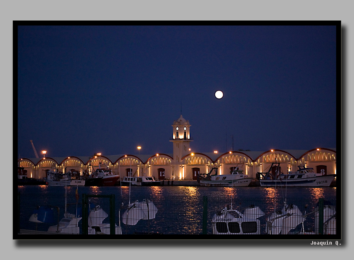 Luna llena en el puerto