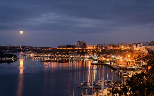 Luna Llena Puerto de Mahón. MENORCA.