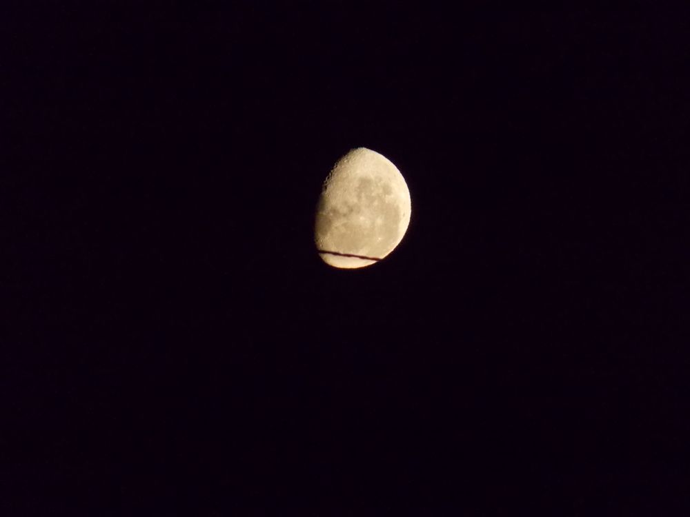 Luna que iluminas cada noche