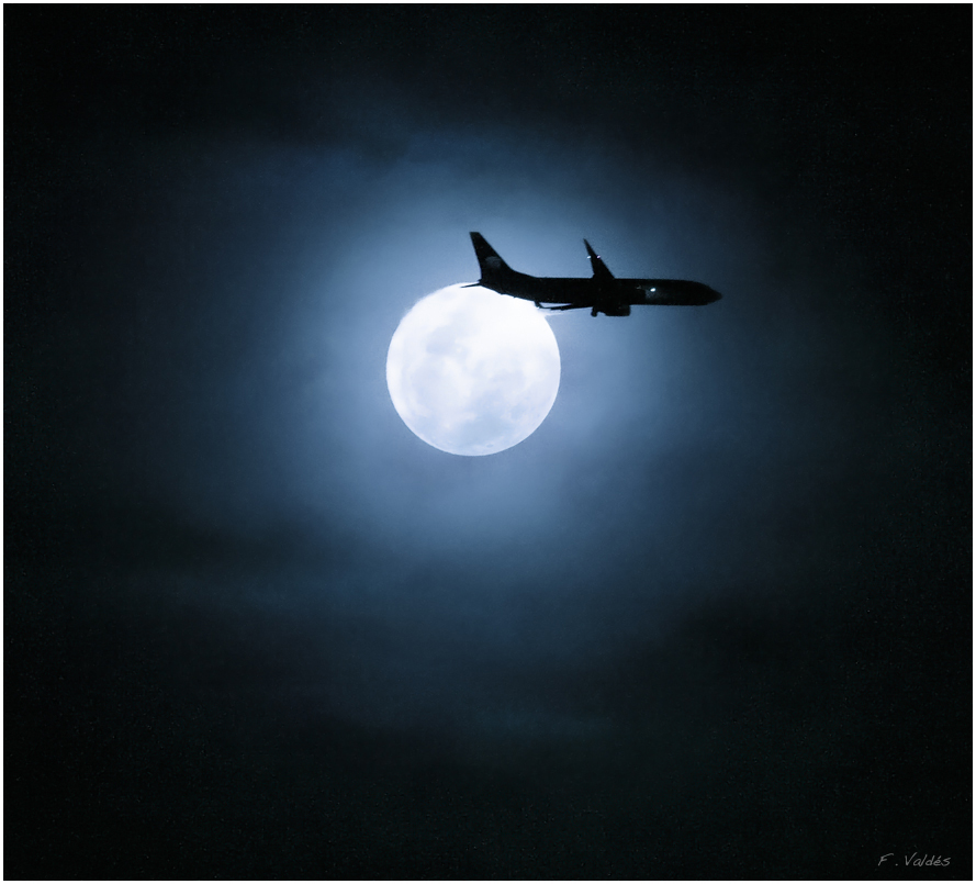 Luna y Avión