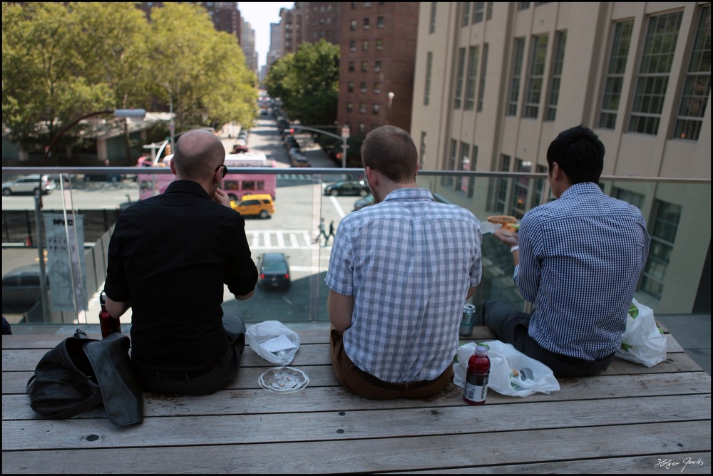 Lunch Time in High Line Park New York (2)