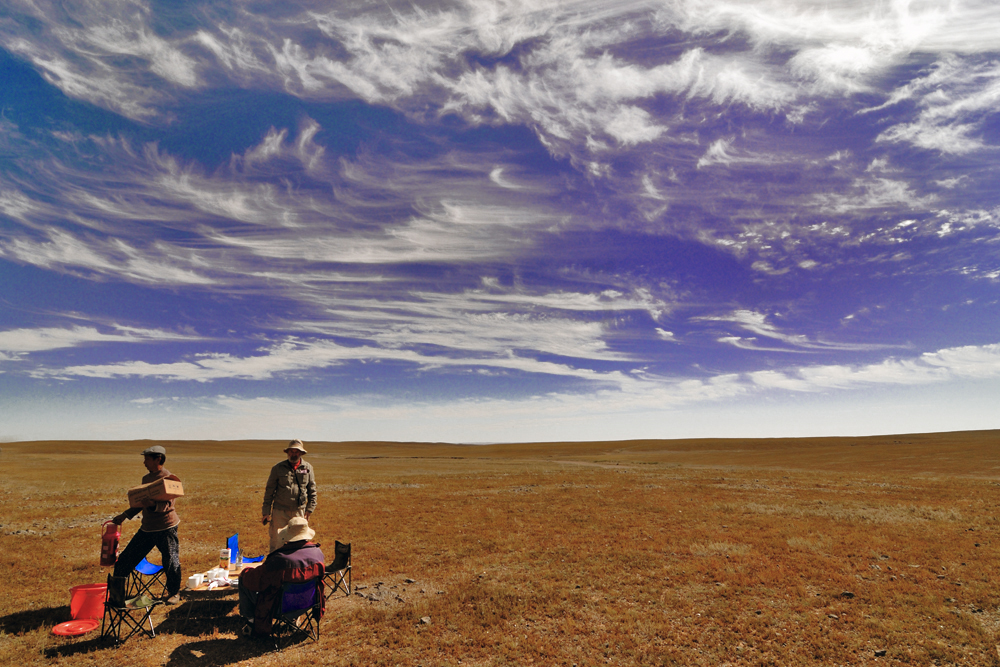 Lunchbreak under bizarre cloudscape