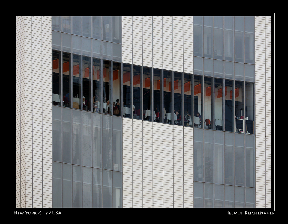 Lunching High, Columbus Circle, New York City / USA