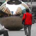 ** Lunchtime in the Mall and it is all in a Ball ** 