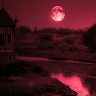 Lune rouge au moulin (d'après la photo de Liliane Salmon)