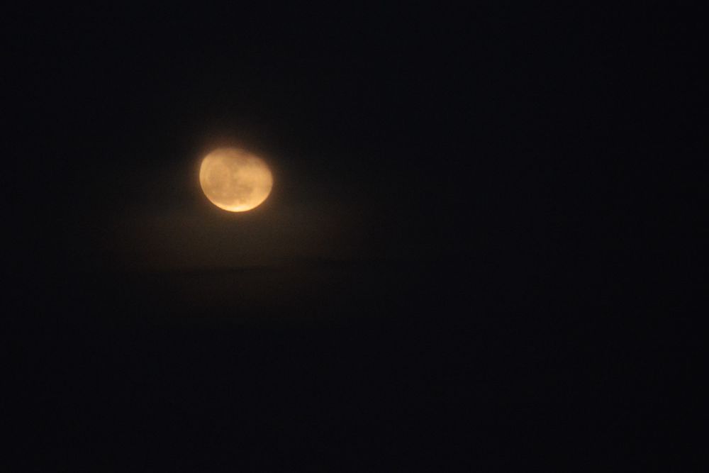 Lune voilée ...