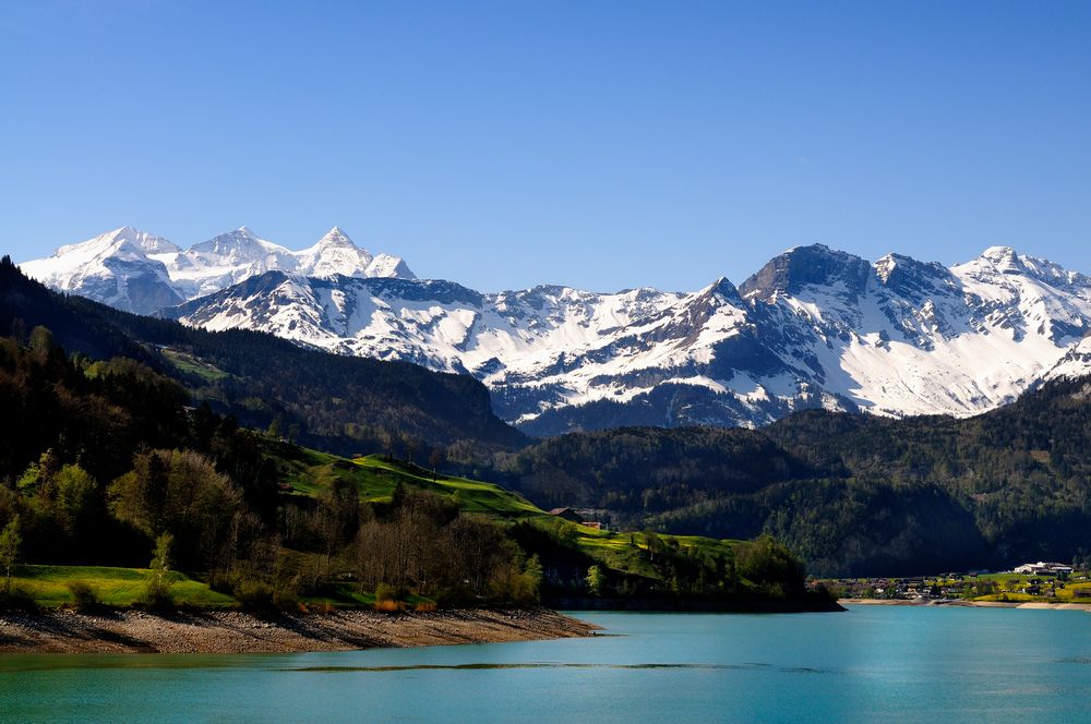 Lungernsee mit Bergpanorama