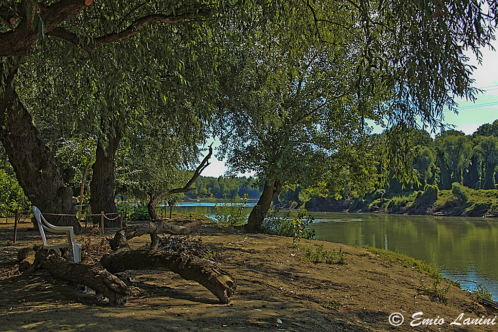 lungo il fiume