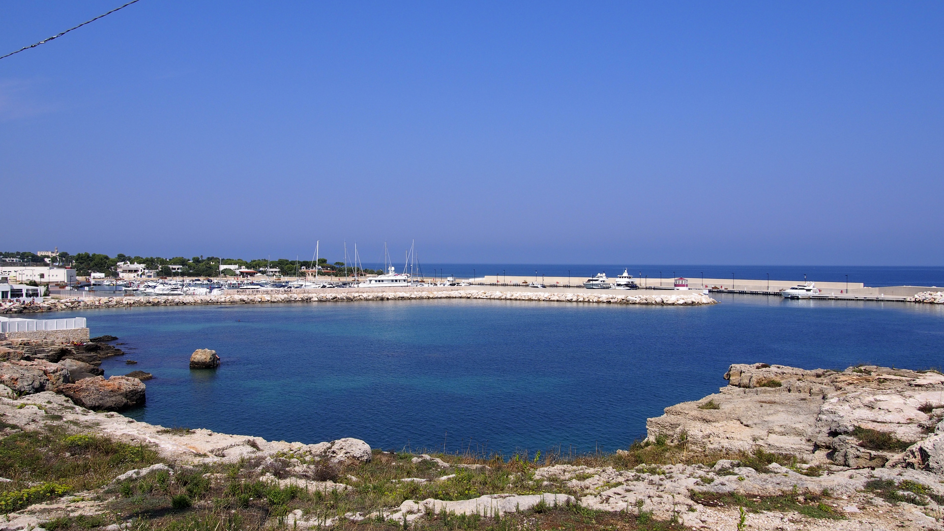 Lungo l'Adriatico, tra Brindisi e Bari