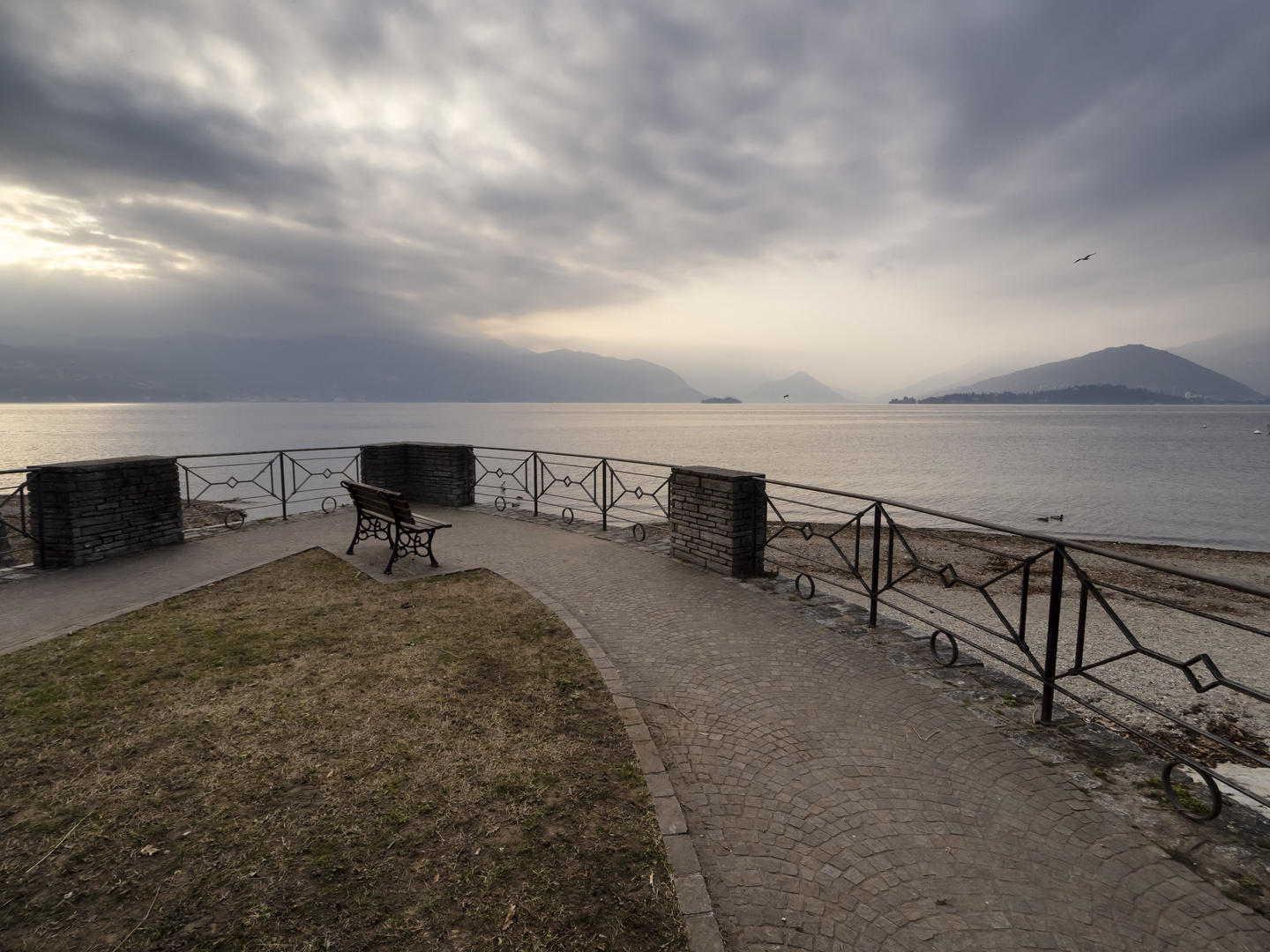 Lungolago di Cerro