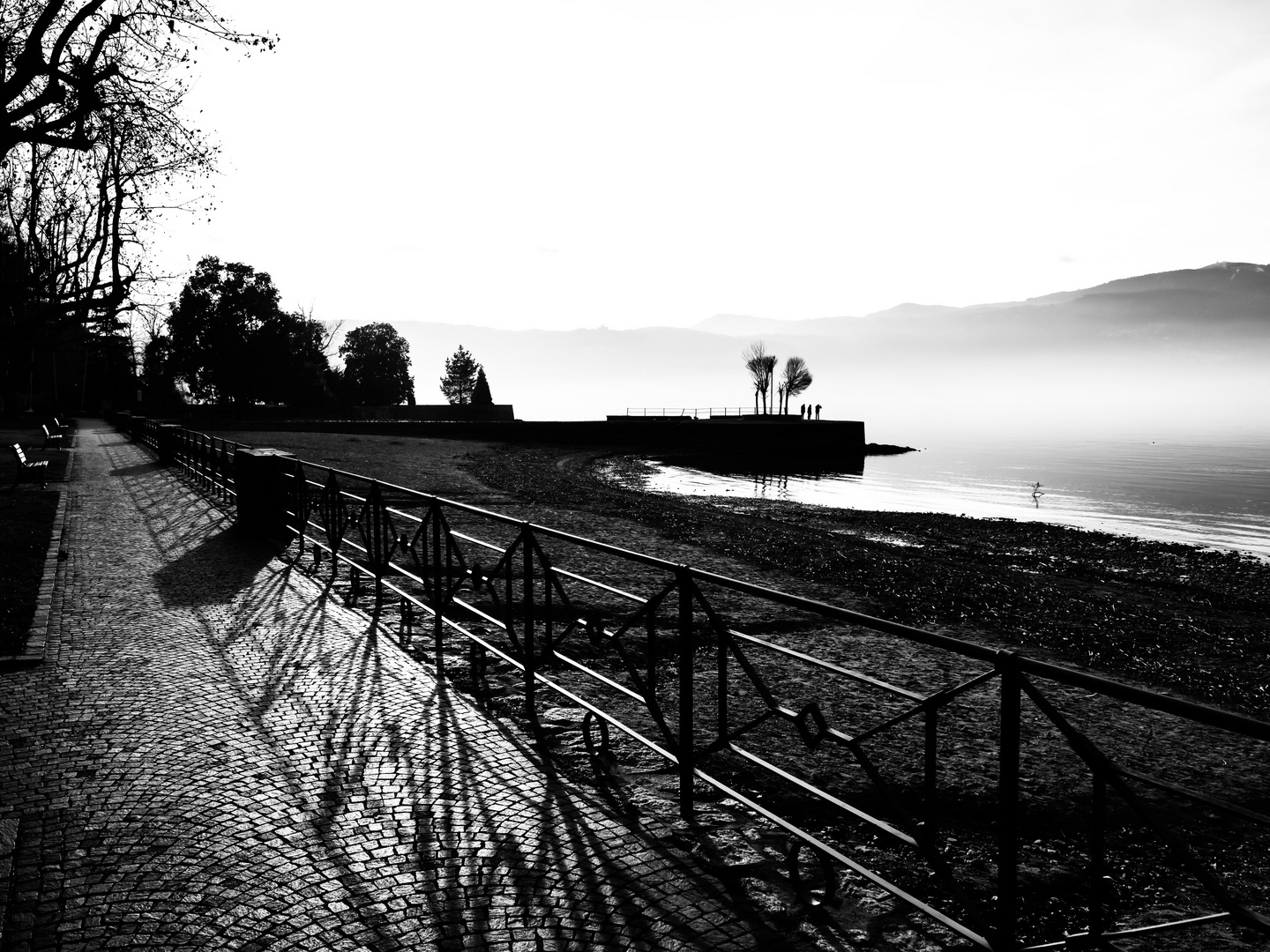 Lungolago di Cerro