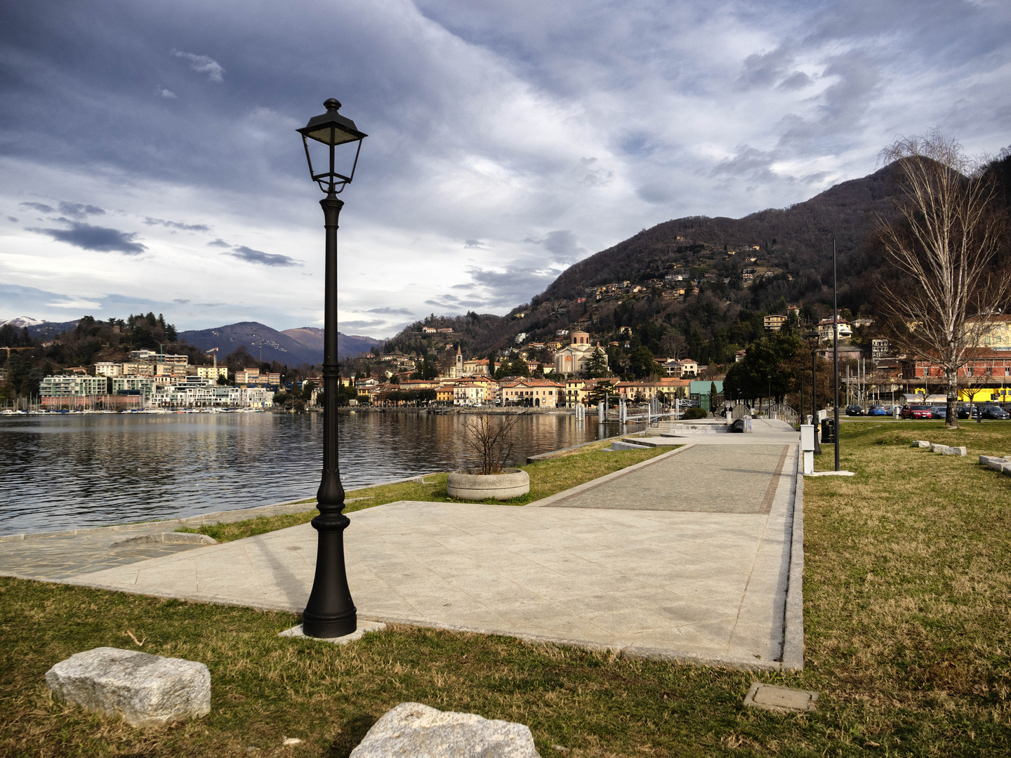 Lungolago di Laveno