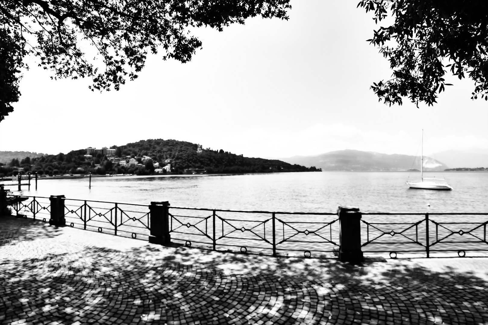 Lungolago di Laveno