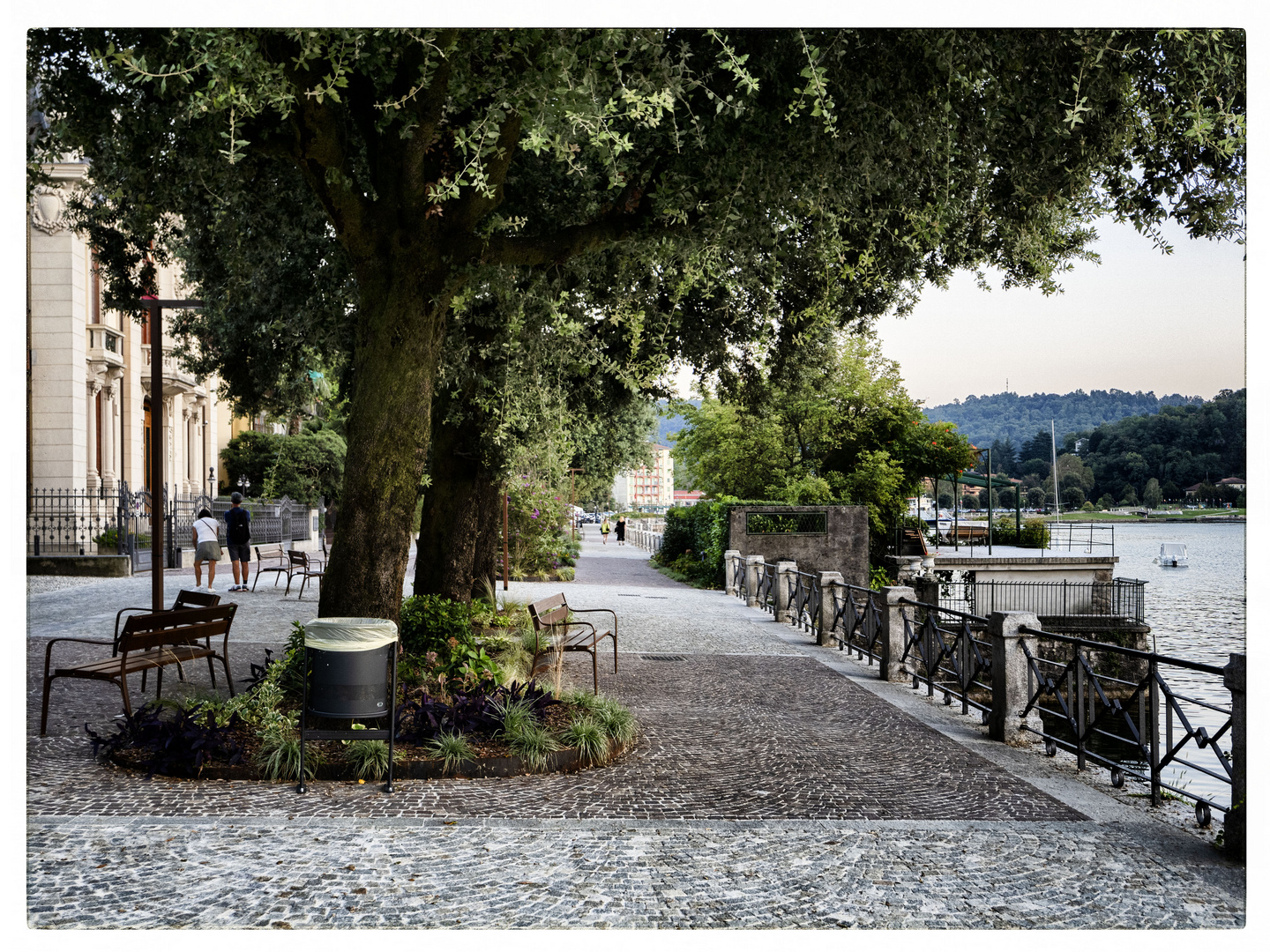 Lungolago di Laveno