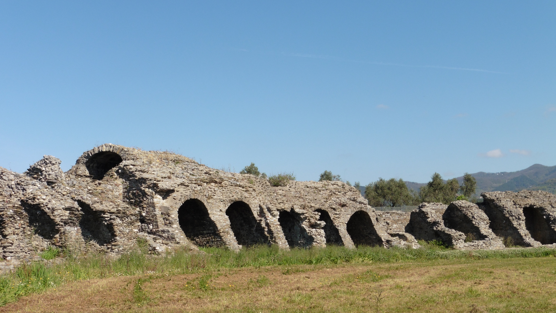 LUNI (Sp)  - anfiteatro - Copia del Colosseo 