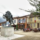 Lupiac-Marktplatz mit D'Artagnanstatue