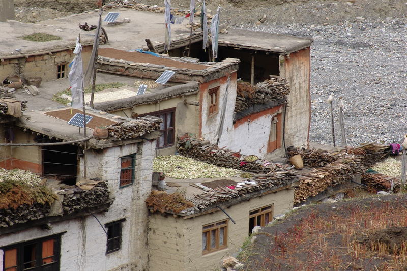 Lupra, 1500 Jahre alt, 2 Stunden Fußweg bis zum nächsten Dorf, Mustang-Nepal