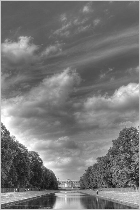 Lust und Jagdschloss Benrath HDR S/W