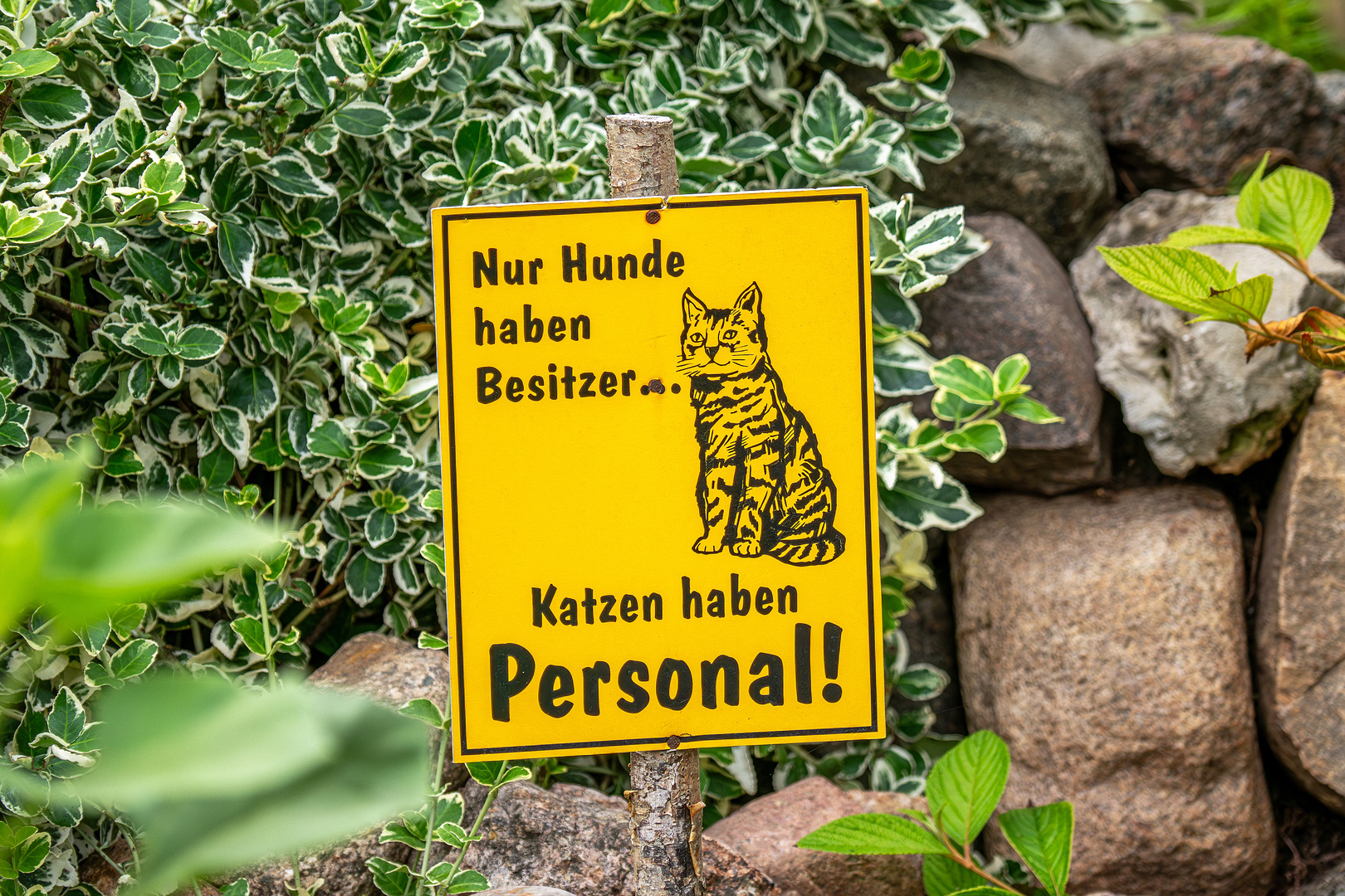 Lustiges Gartenschild