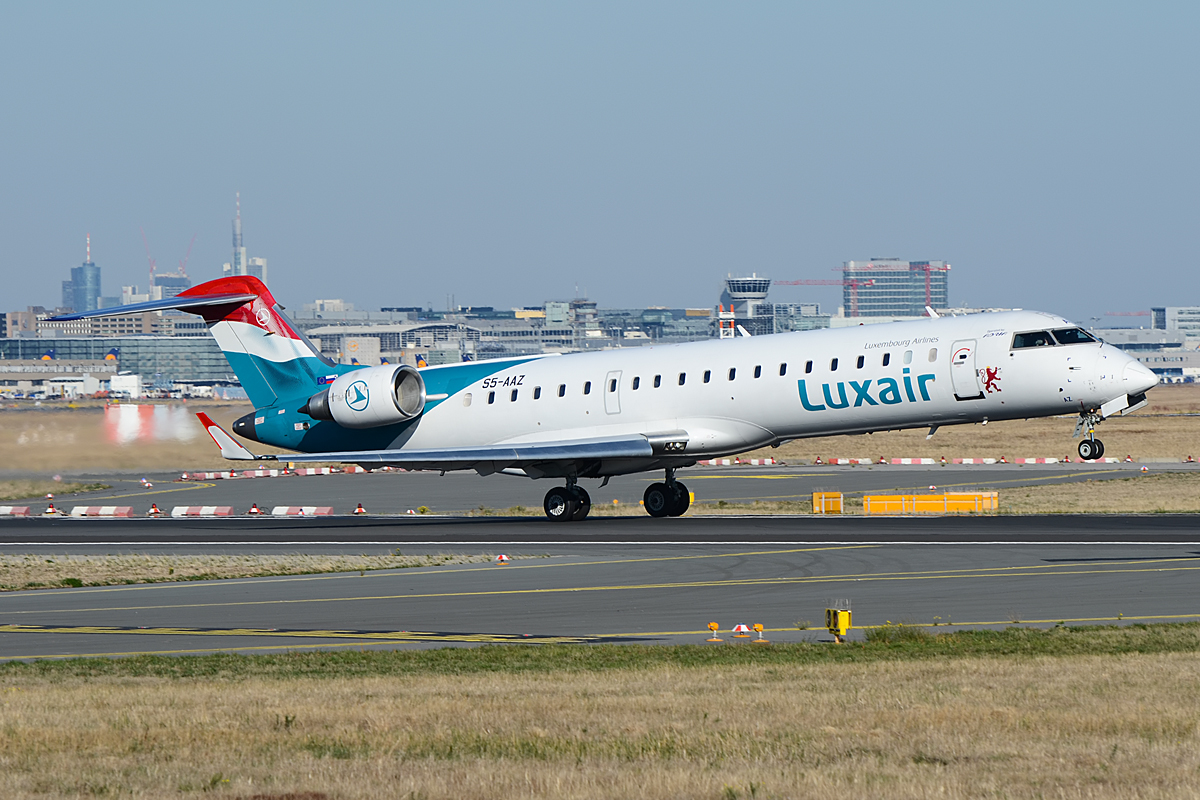 Luxair auf der Startbahn West in Frankfurt