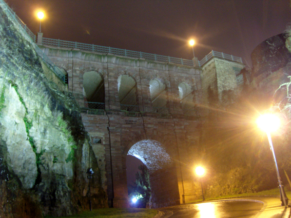 Luxemburg bei Nacht - Brücke