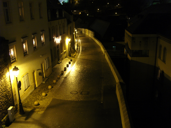Luxemburg bei Nacht - Straßen