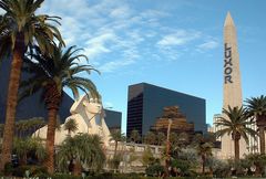 ** LUXOR **