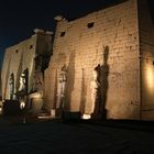 Luxor bei Nacht