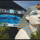 Luxor mit Werbung