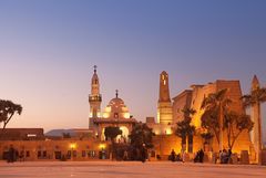 Luxor Tempel bei Nacht