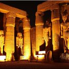 Luxor Tempel bei Nacht