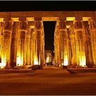 Luxor Tempel bei Nacht