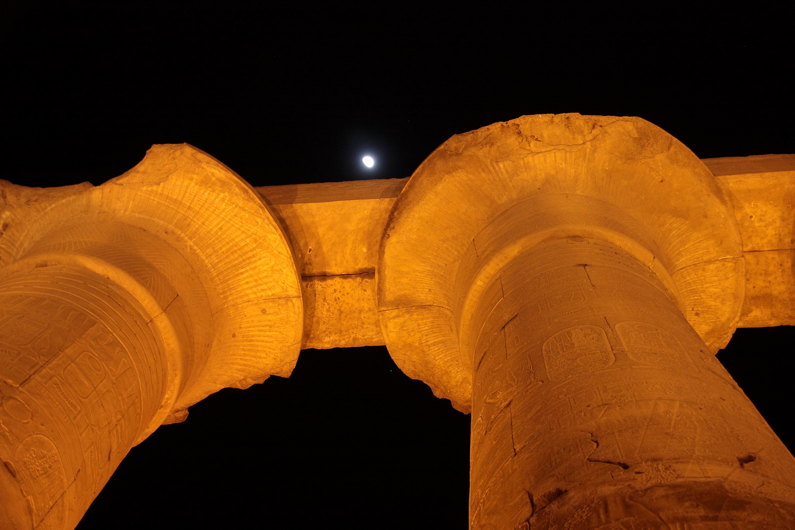 Luxortempel bei Nacht