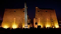 luxortempel bei nacht