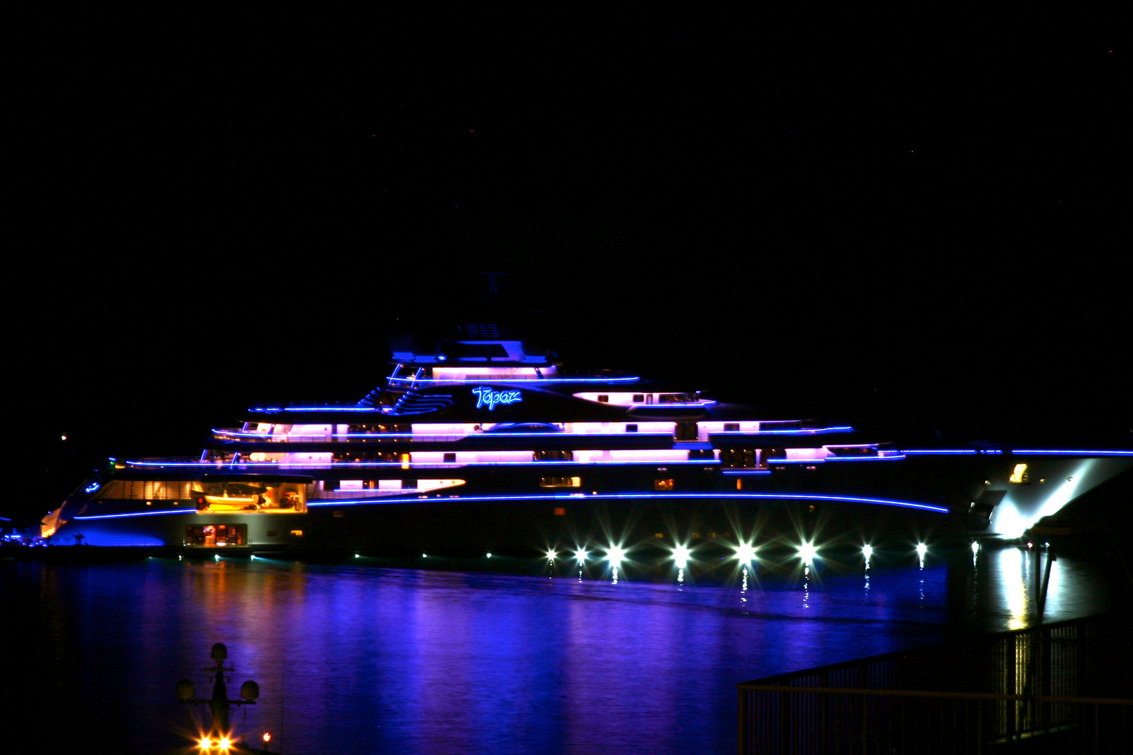 Luxury Yacht "Topaz" by night