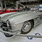 Luxus Motor Show - Mercedes SL 300