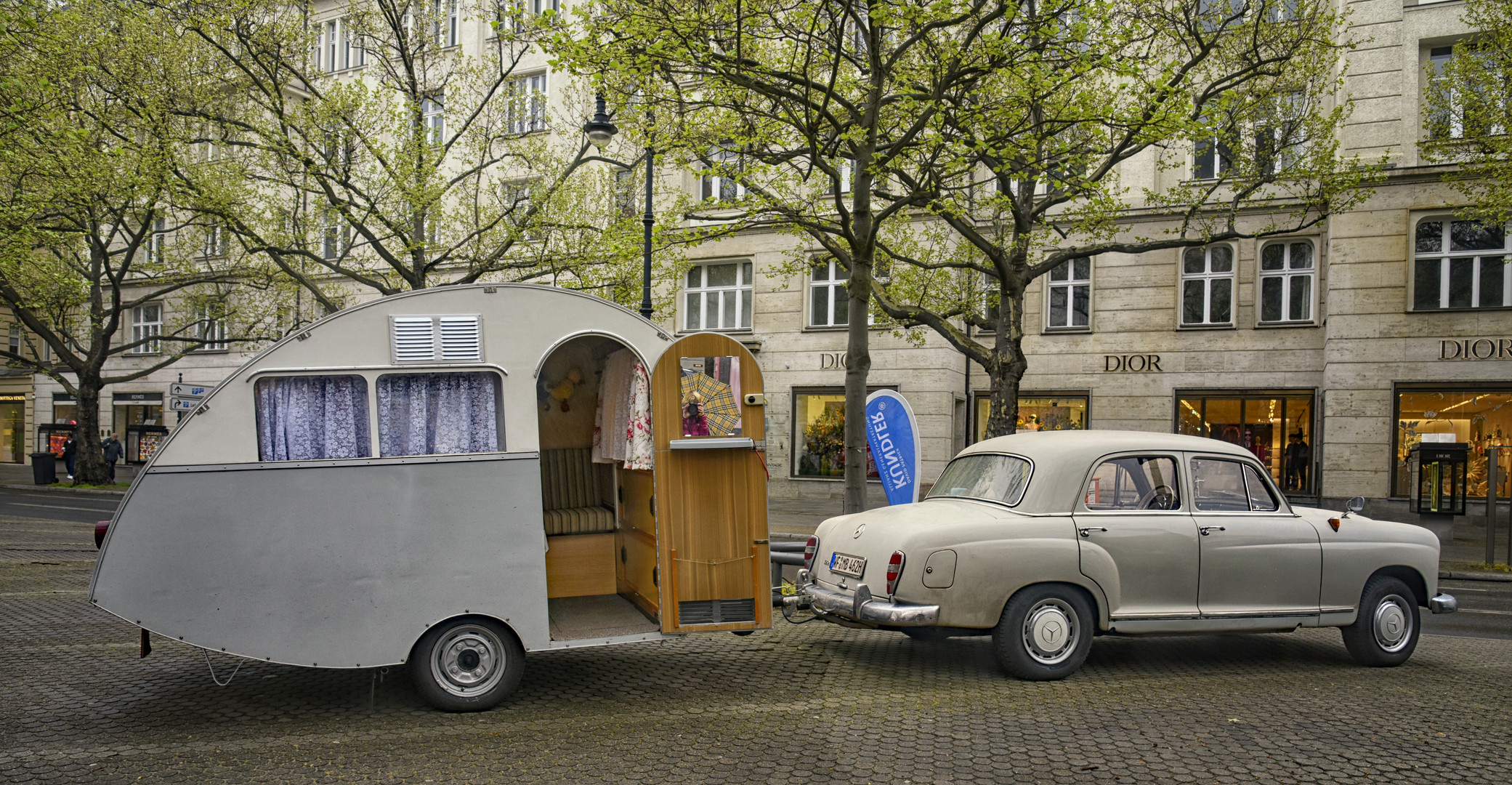 Luxus Reisen damals -- Mercedes Benz 1954