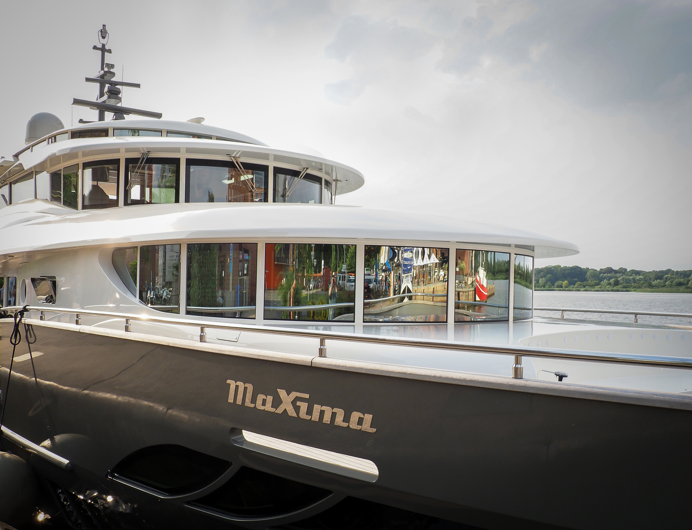 Luxus-Yacht MaXima