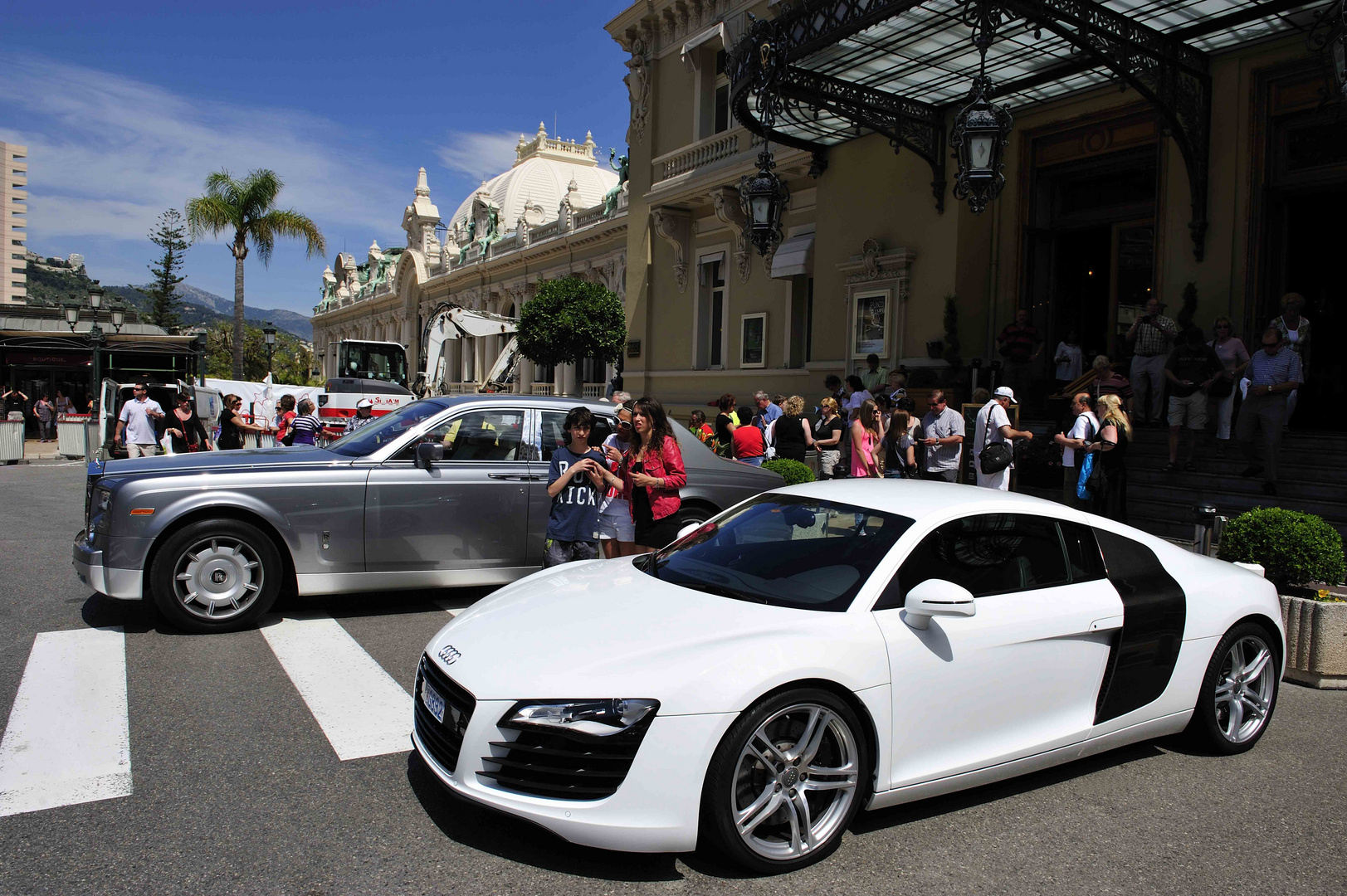 Luxuskarossen vor dem Casino in Monte Carlo