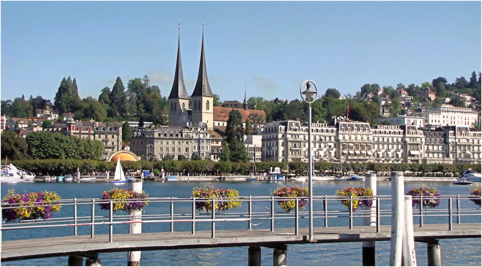 Luzern am Vierwaldstettersee mit Hofkirche