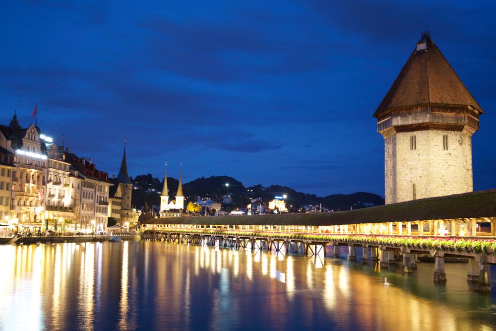 Luzern, die Leuchtenstadt