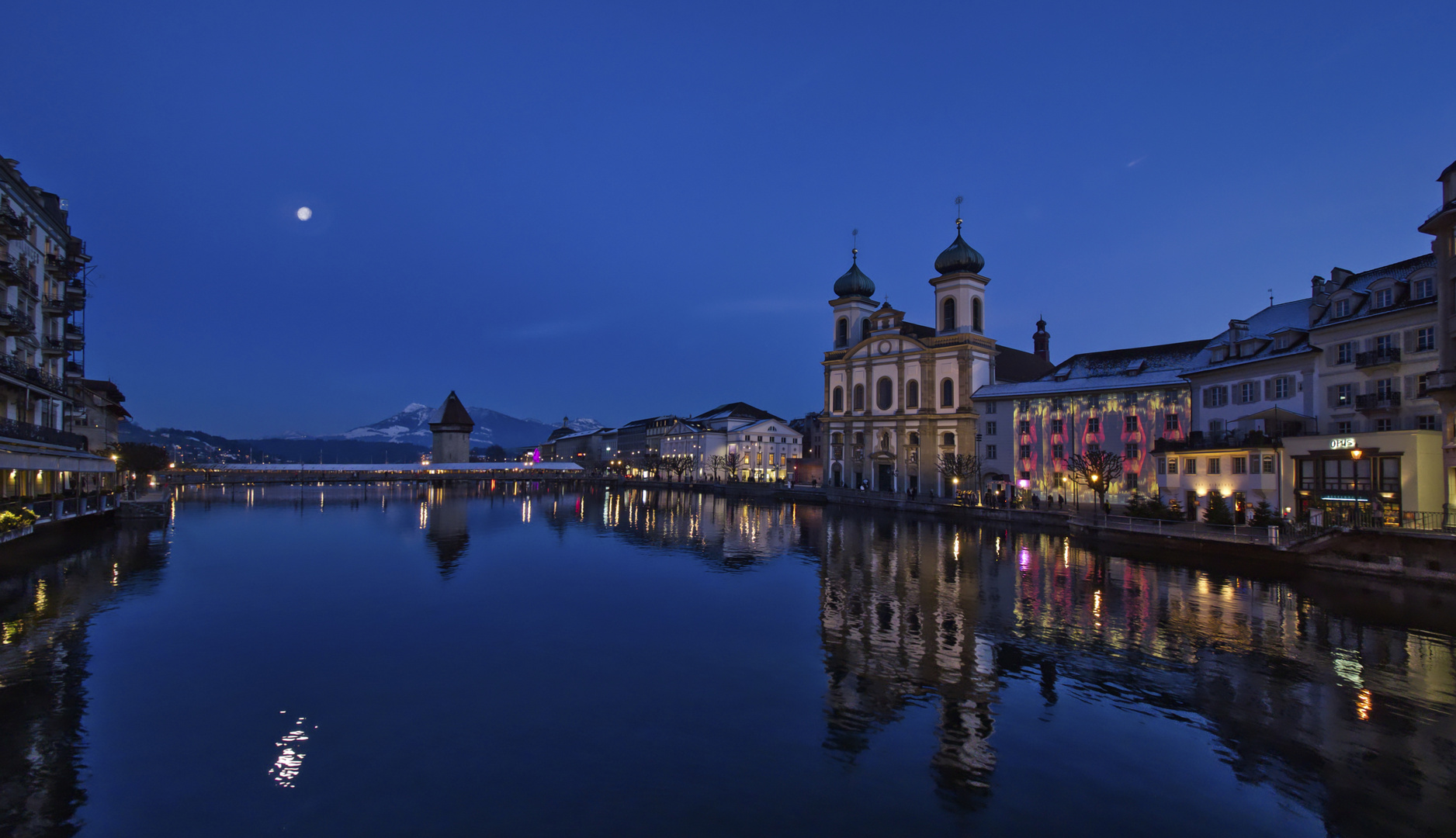 Luzern, Jesuitenkirche, Kapellbrücke