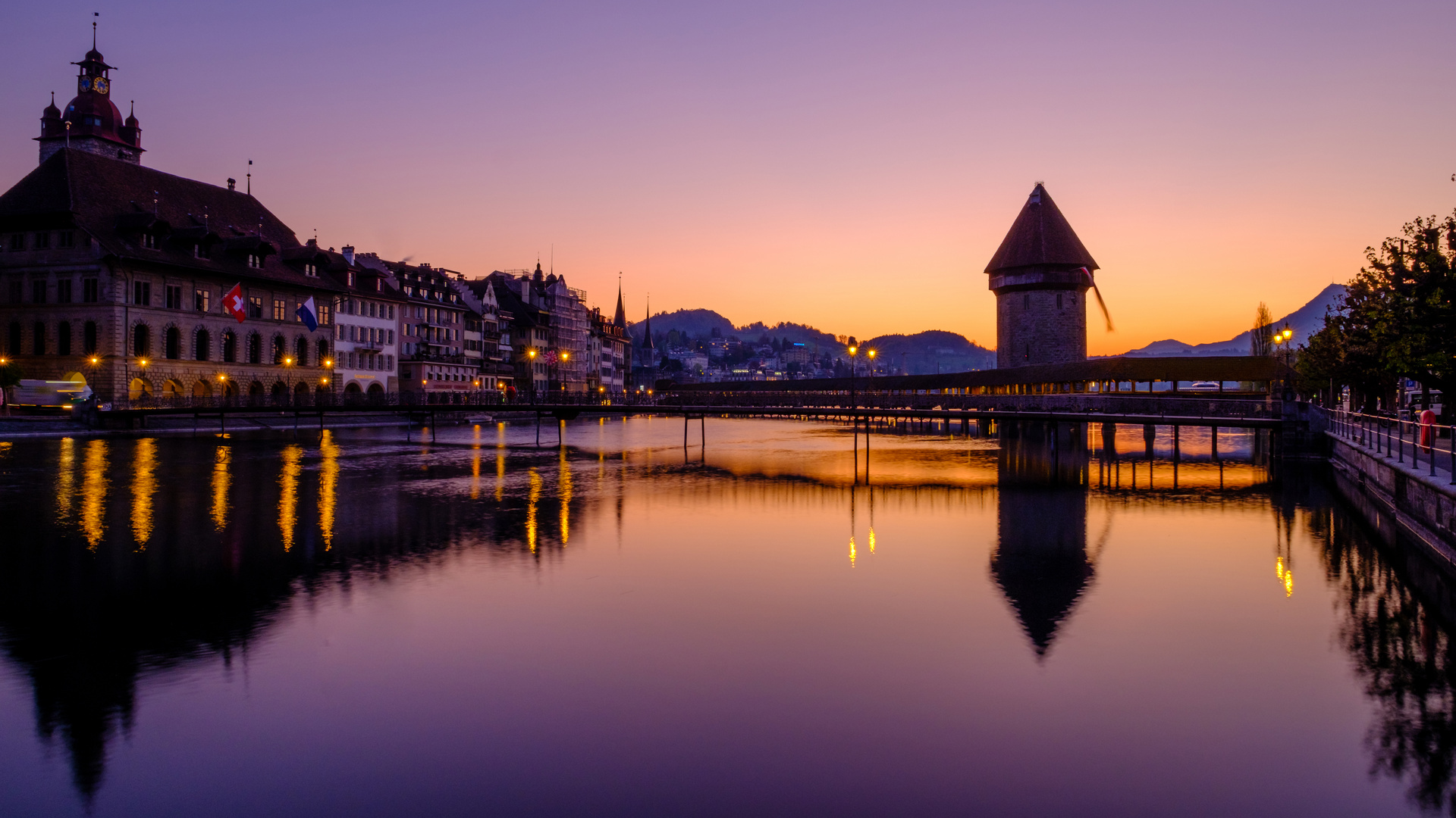 Luzern kurz vor Sonnenaufgang