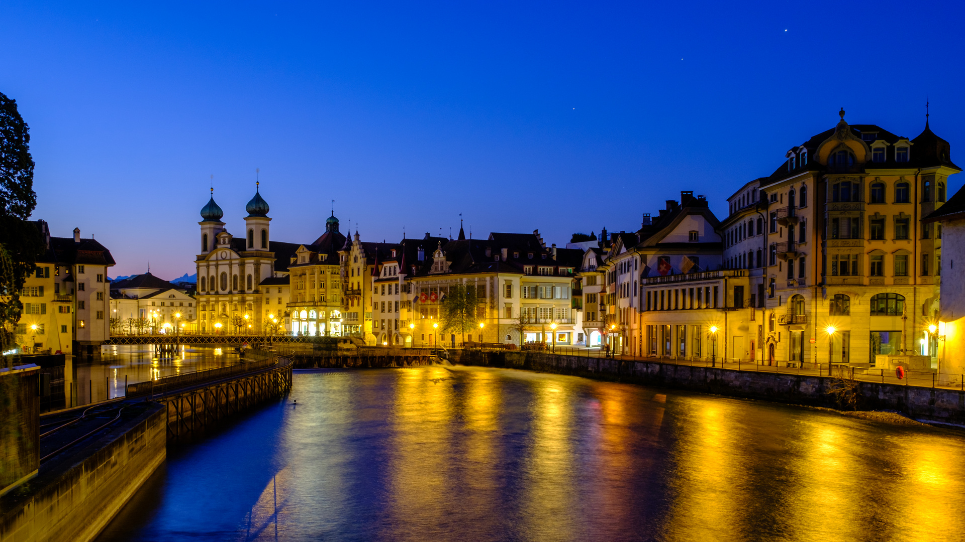 Luzern zur blauen Stunde