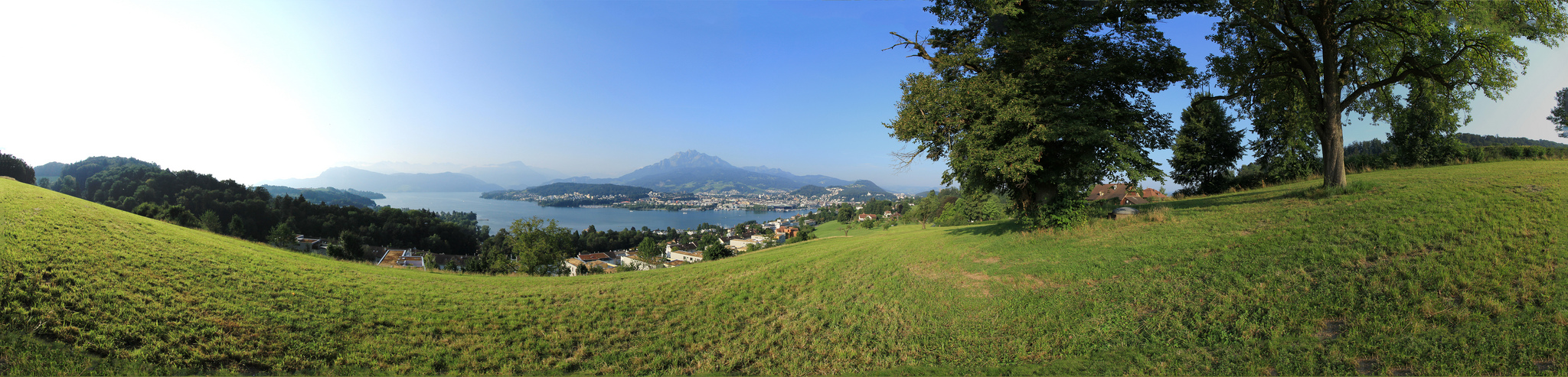 Luzerner Seebecken mit Luzern und Pilatus