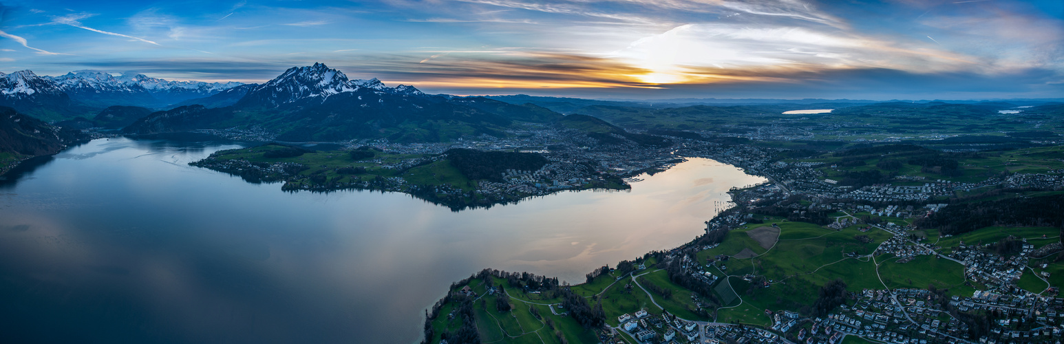 Luzerner_Bucht_am_Abend