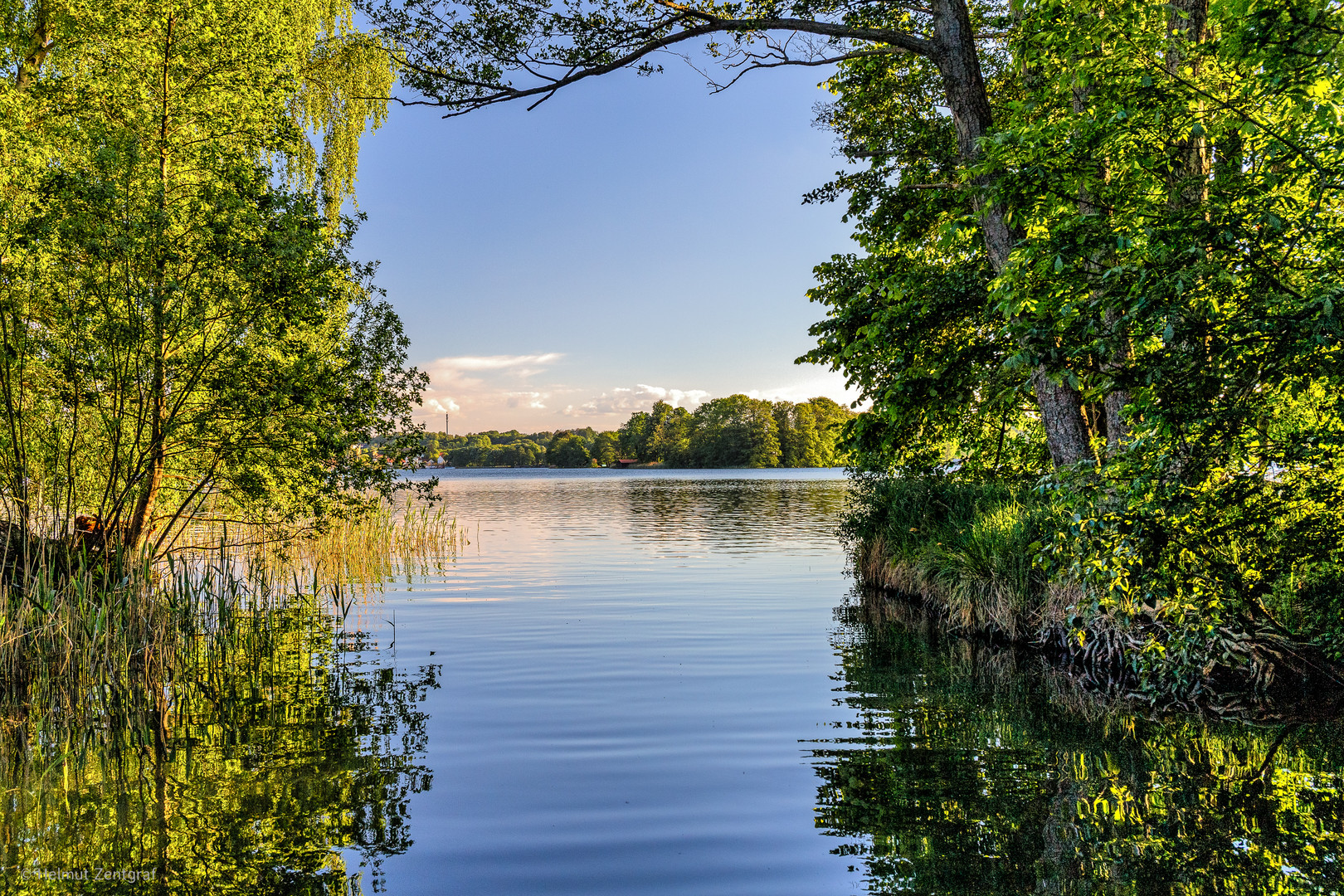 Luzinkanal - Einfahrt in den Haussee bei Abendsonne