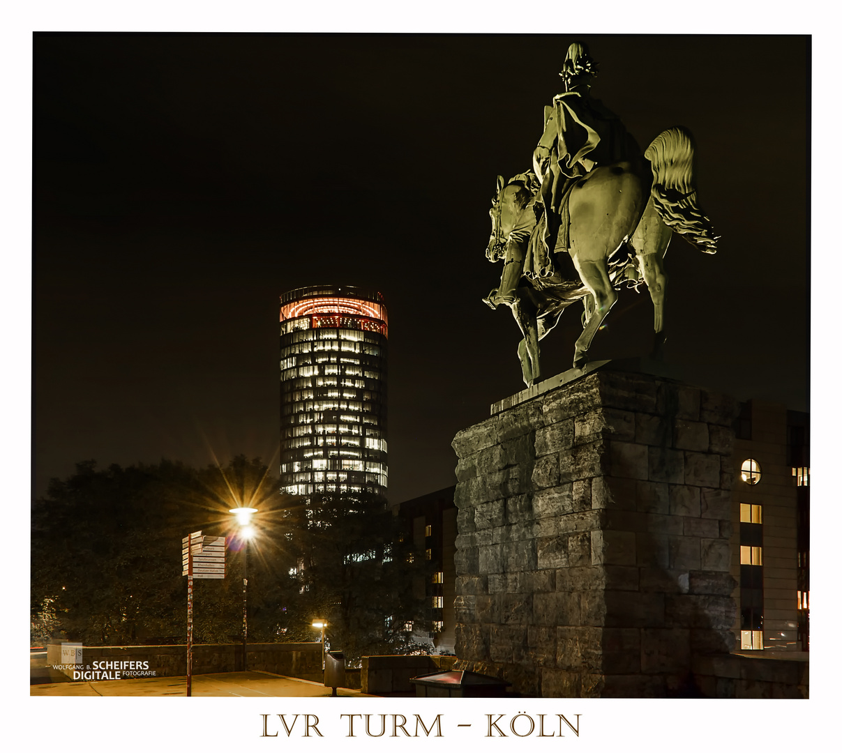 LVR Turm bei Nacht